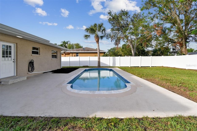 831 Searcy Ave, Sarasota, FL 34237 - view of swimming pool featuring a fenced backyard and a patio