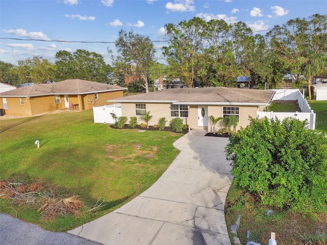 831 Searcy Ave, Sarasota, FL 34237 - ranch-style house featuring driveway and stucco siding