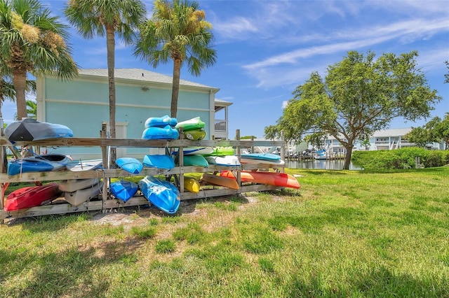 view of yard featuring a water view