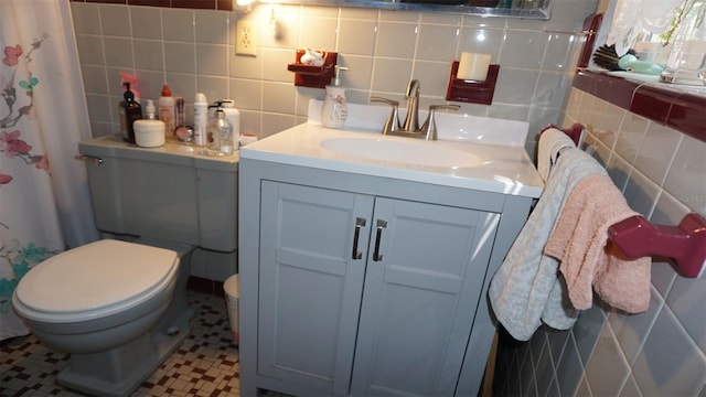 bathroom with tile walls and decorative backsplash