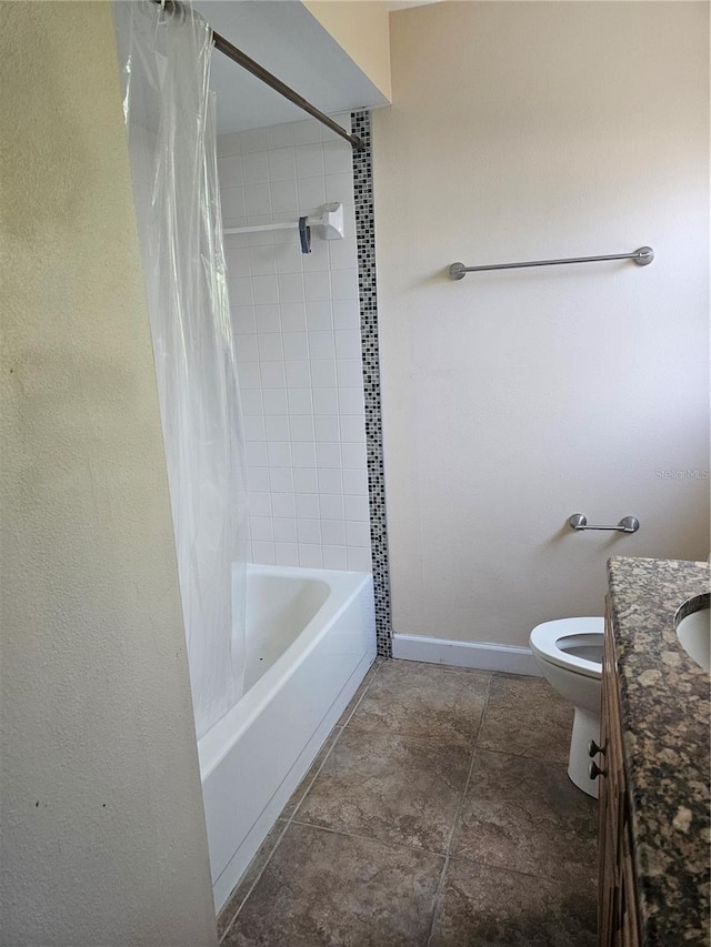 full bathroom featuring shower / bathtub combination with curtain, vanity, and toilet