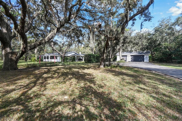 view of front of property with a front yard