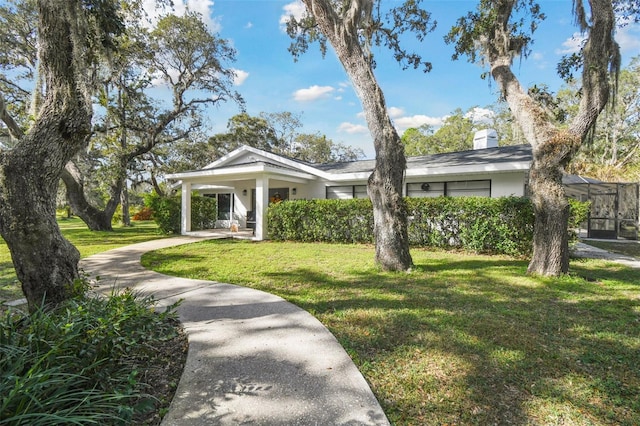 view of front of property with a front yard