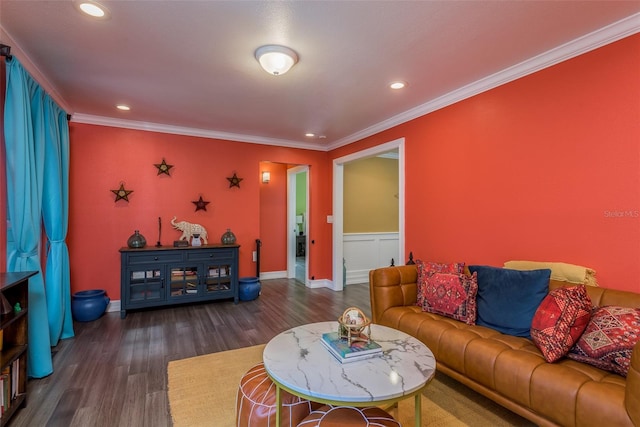 living room featuring hardwood / wood-style floors and ornamental molding