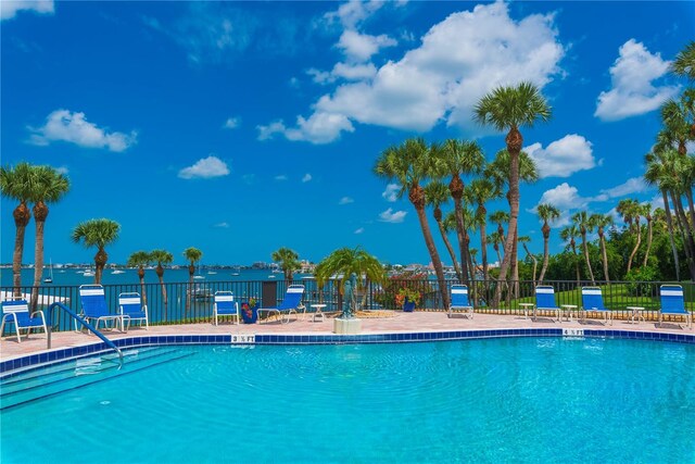 view of swimming pool