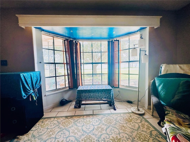 sitting room featuring light tile patterned floors