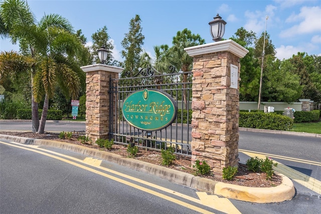 view of community / neighborhood sign