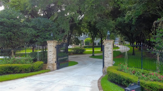 2901 Leprechaun Ln, Palm Harbor, FL 34683 - view of gate with fence
