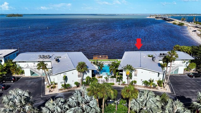 bird's eye view featuring a water view