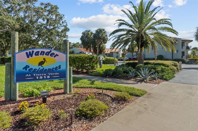 view of community / neighborhood sign