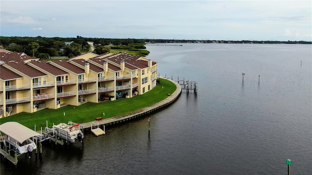 bird's eye view featuring a water view