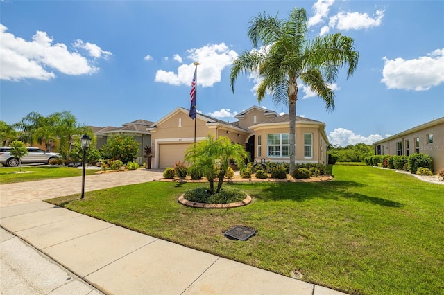 single story home with a front lawn