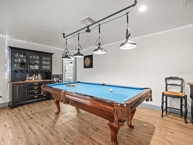 playroom with pool table and light hardwood / wood-style flooring