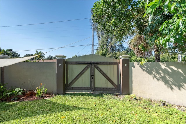 exterior space featuring a lawn