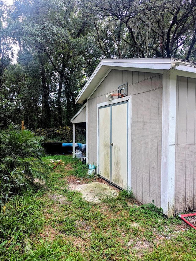 view of outbuilding