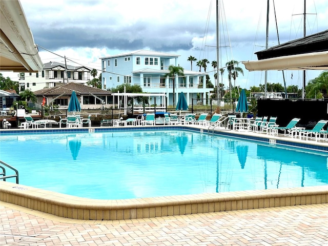 view of swimming pool