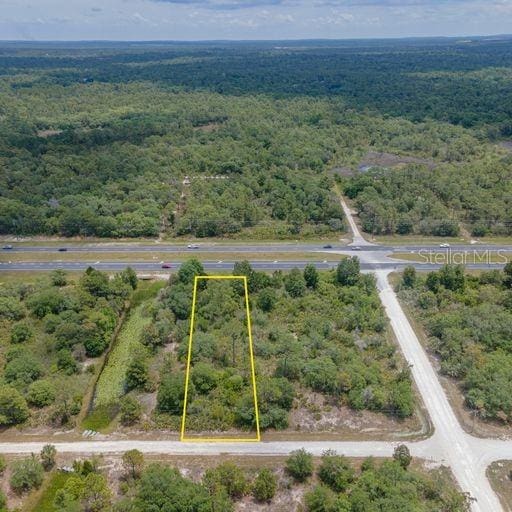 Listing photo 2 for 18441 Commercial Way, Weeki Wachee FL 34614