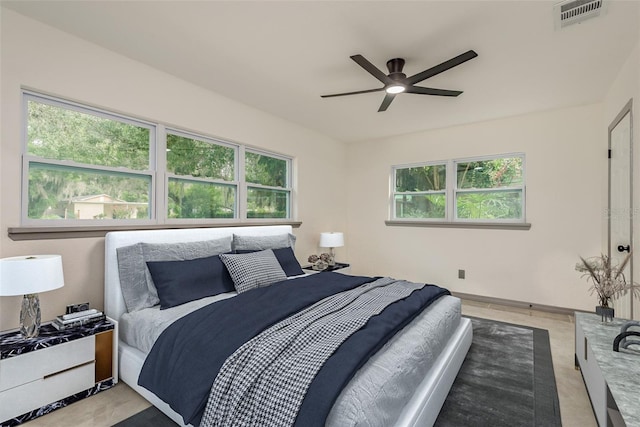 bedroom with ceiling fan