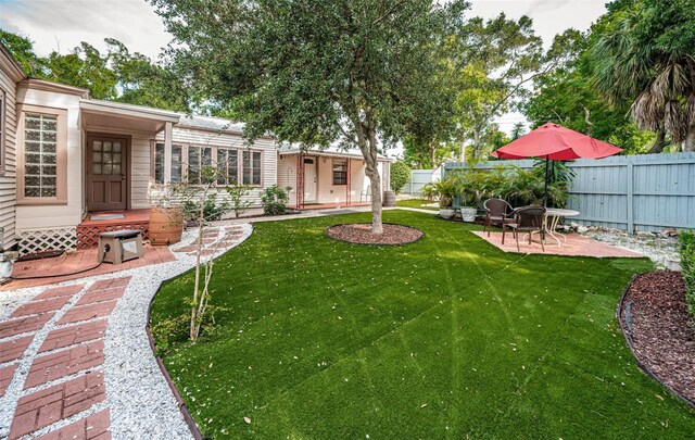 view of yard with a patio