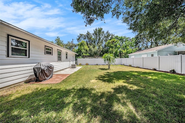 view of yard featuring a patio