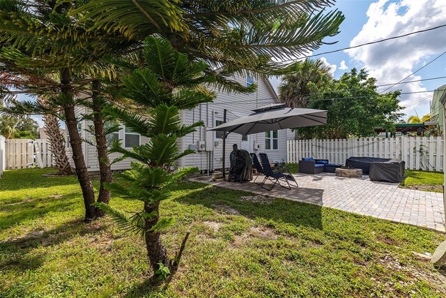 view of yard with a patio