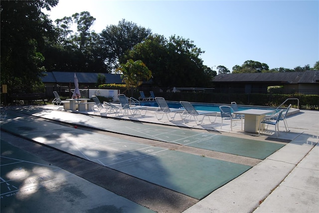 view of swimming pool