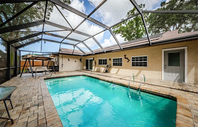 2208 Citrus Valley Cir, Palm Harbor, FL 34683 - pool with a patio and glass enclosure