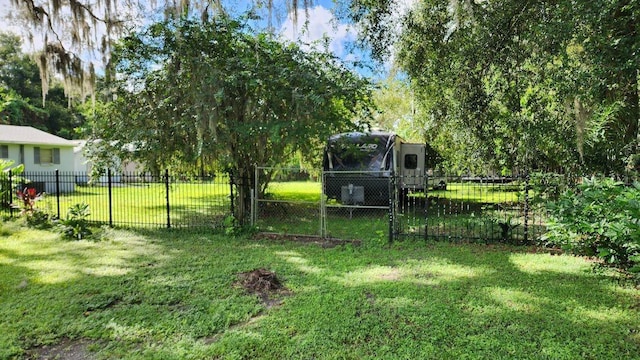 view of yard featuring fence