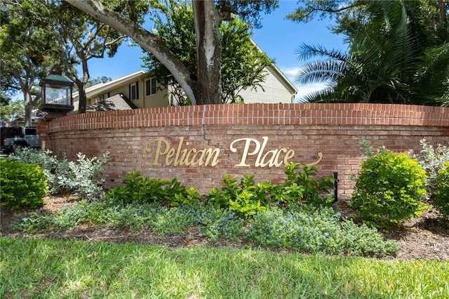 view of community / neighborhood sign