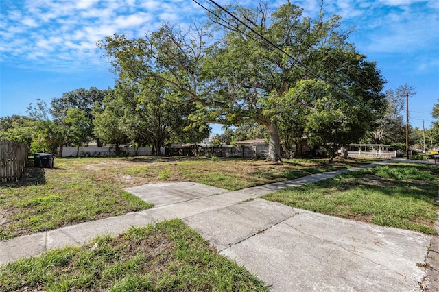 Listing photo 2 for 4724 W Iowa Ave, Tampa FL 33616