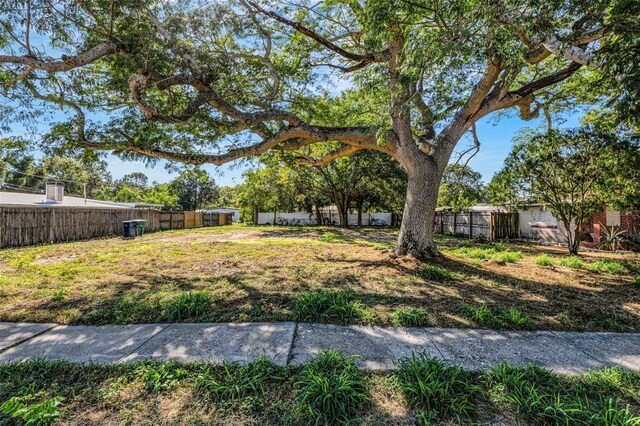 Listing photo 3 for 4724 W Iowa Ave, Tampa FL 33616