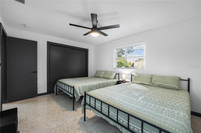 bedroom with ceiling fan