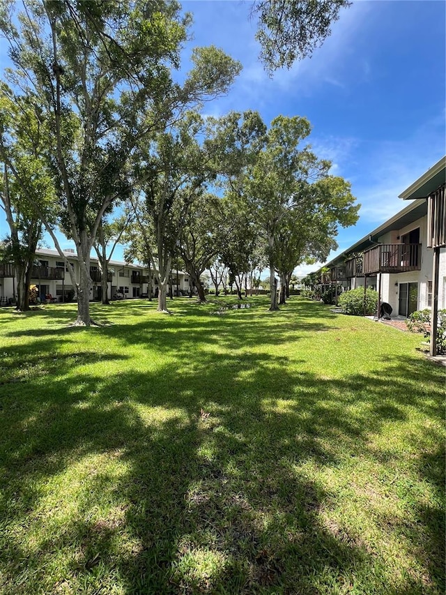 view of yard with a residential view