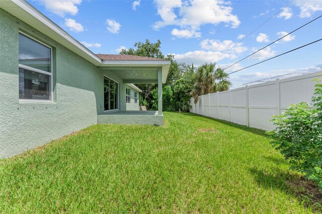 view of yard with a patio