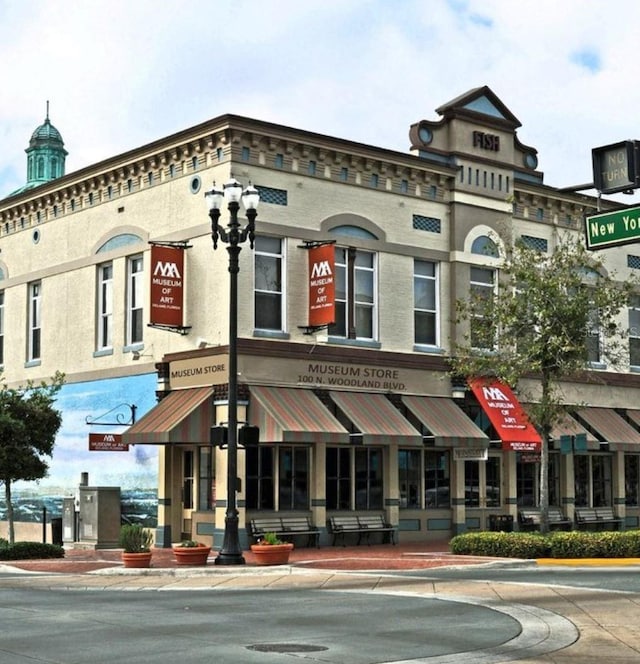 view of building exterior featuring central AC unit