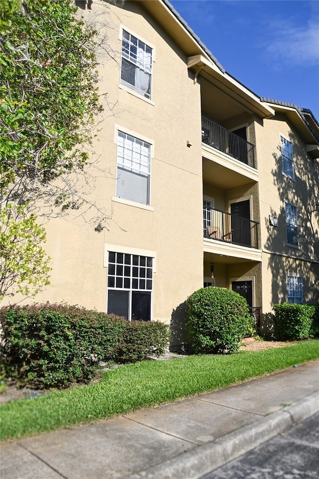 view of building exterior