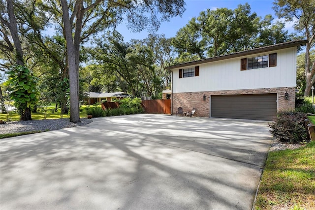 view of front facade featuring a garage