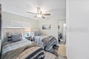 bedroom with ceiling fan