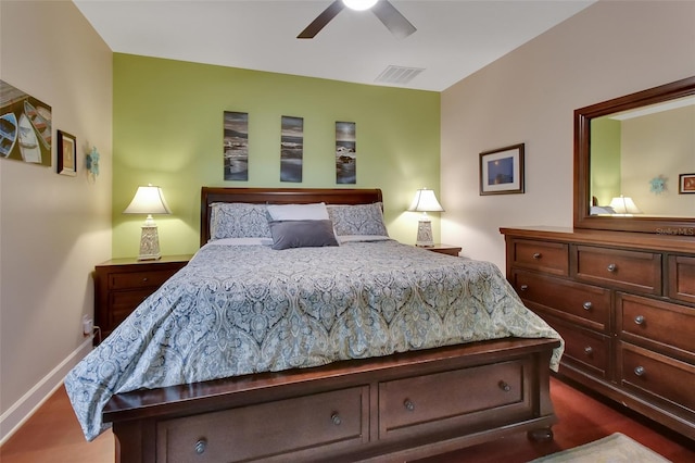 bedroom with ceiling fan