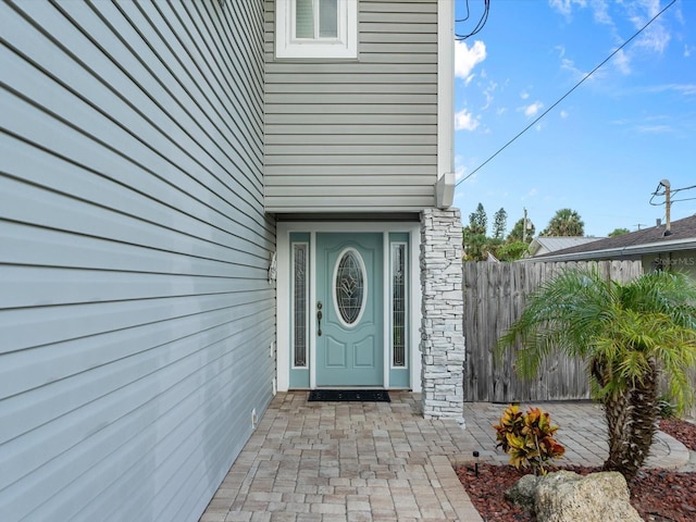 entrance to property with fence