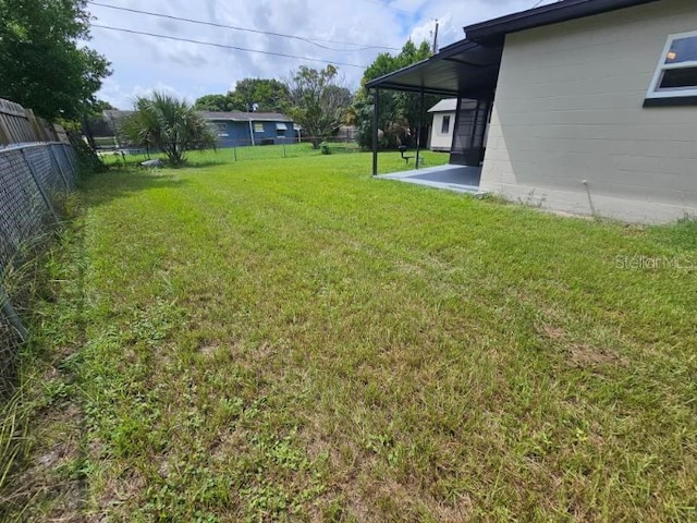 view of yard featuring a patio area