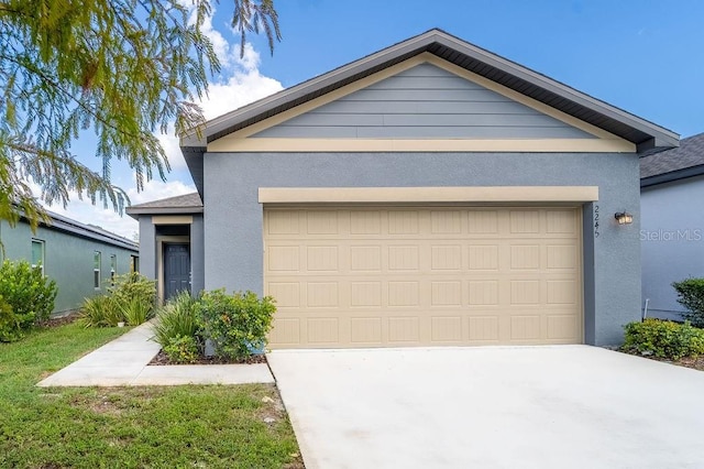 view of front facade with a garage