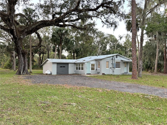 view of front of property with a front lawn