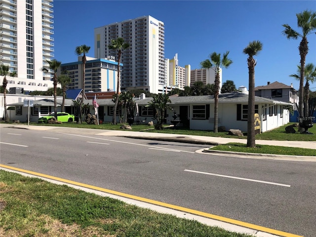 600 Oakridge Blvd, Daytona Beach, FL 32118 - view of building exterior featuring a view of city