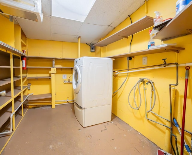 basement with washer / dryer