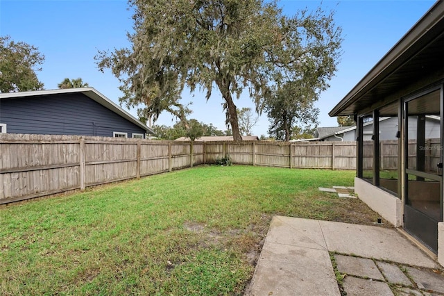 view of yard featuring a patio