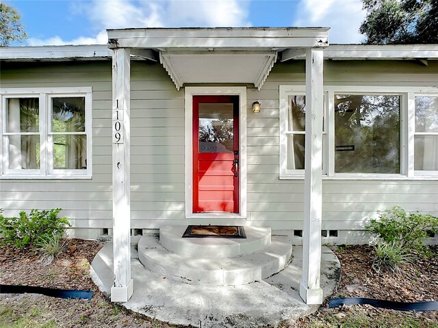 view of property entrance