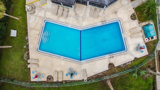 view of swimming pool