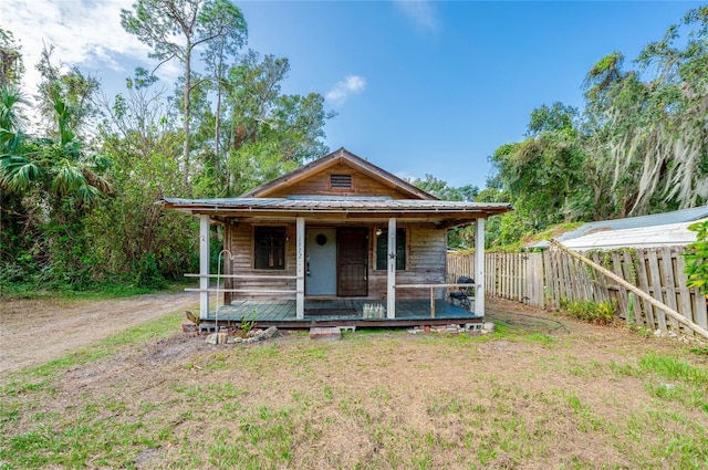 view of front of house with a porch