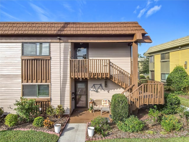 600 N Boundary Ave Unit 106D, Deland, FL 32720 - rear view of property with stairs